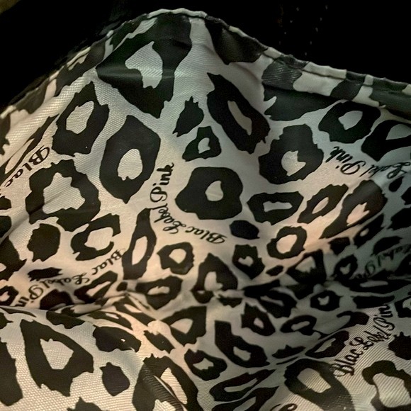 Fab Find Studded Embossed New Blac Label Pink Clutch - Picture 7 of 8